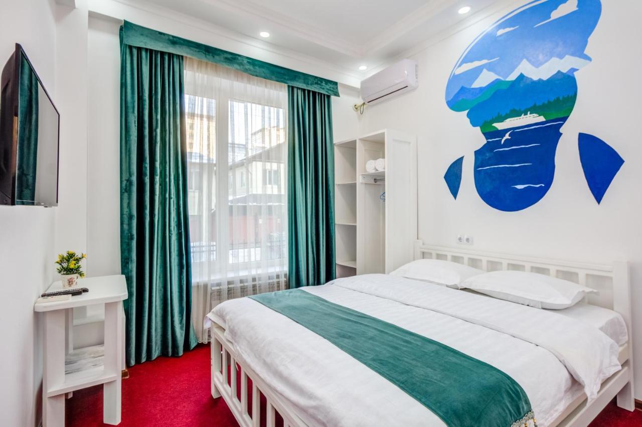 White Hotel & Hostel بيشكيك المظهر الخارجي الصورة