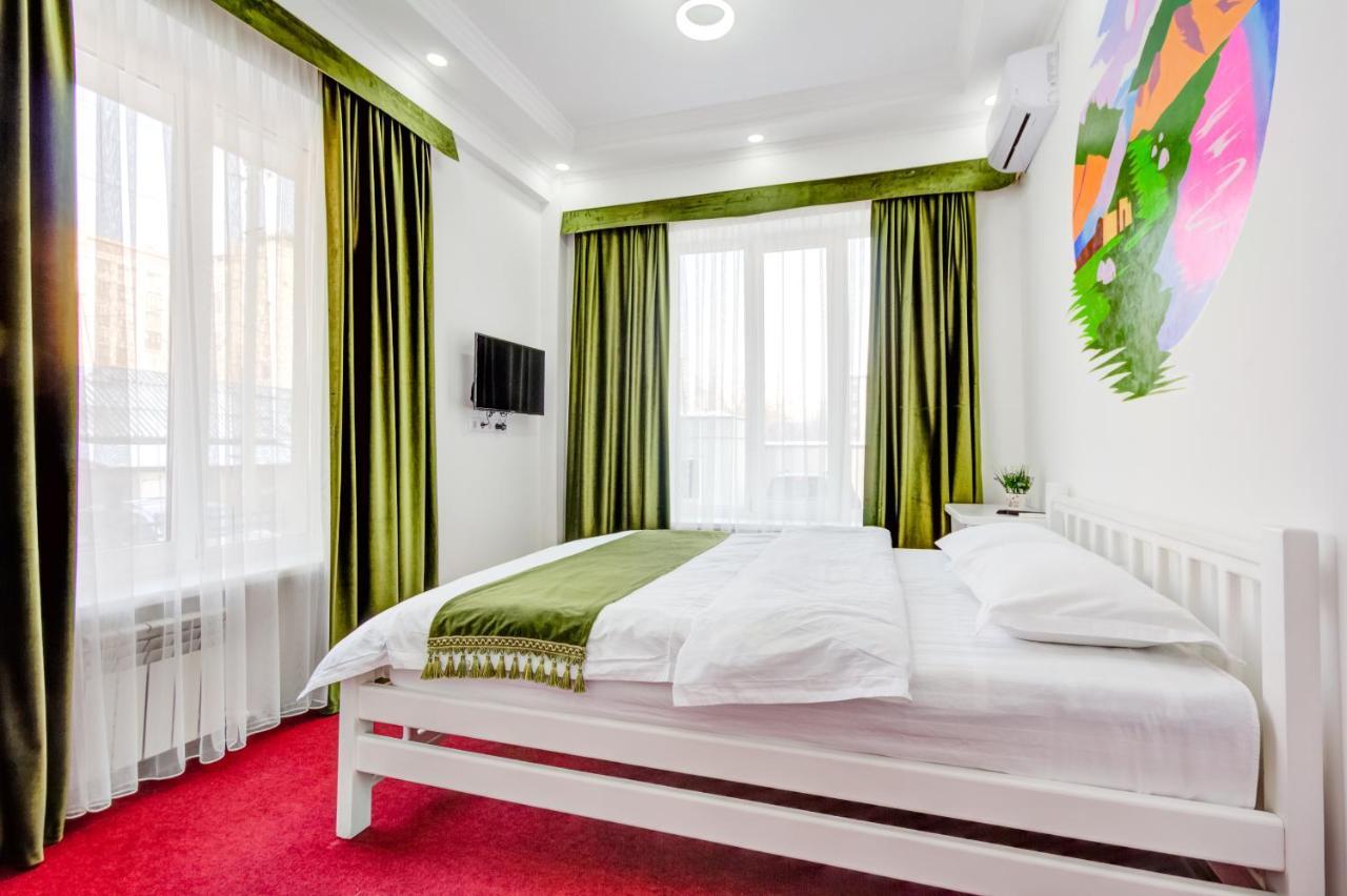 White Hotel & Hostel بيشكيك المظهر الخارجي الصورة