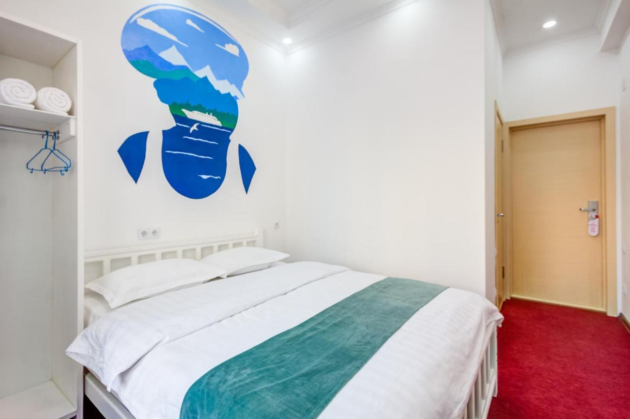 White Hotel & Hostel بيشكيك المظهر الخارجي الصورة