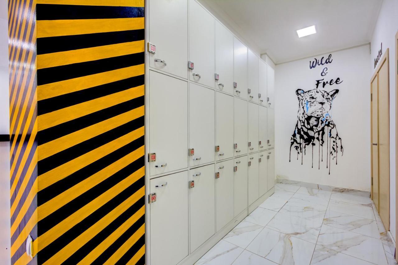 White Hotel & Hostel بيشكيك المظهر الخارجي الصورة